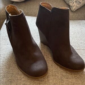 New Time and Tru Dark Brown Ankle Booties